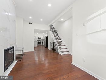 2443 Nicholas Street