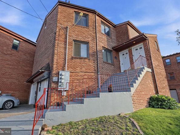 9101 Old Newtown Road, Philadelphia PA 19115