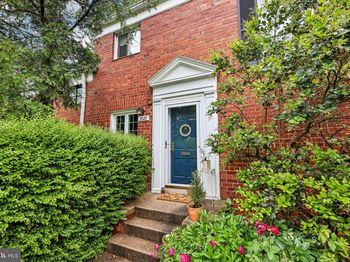 3527 Martha Custis Drive