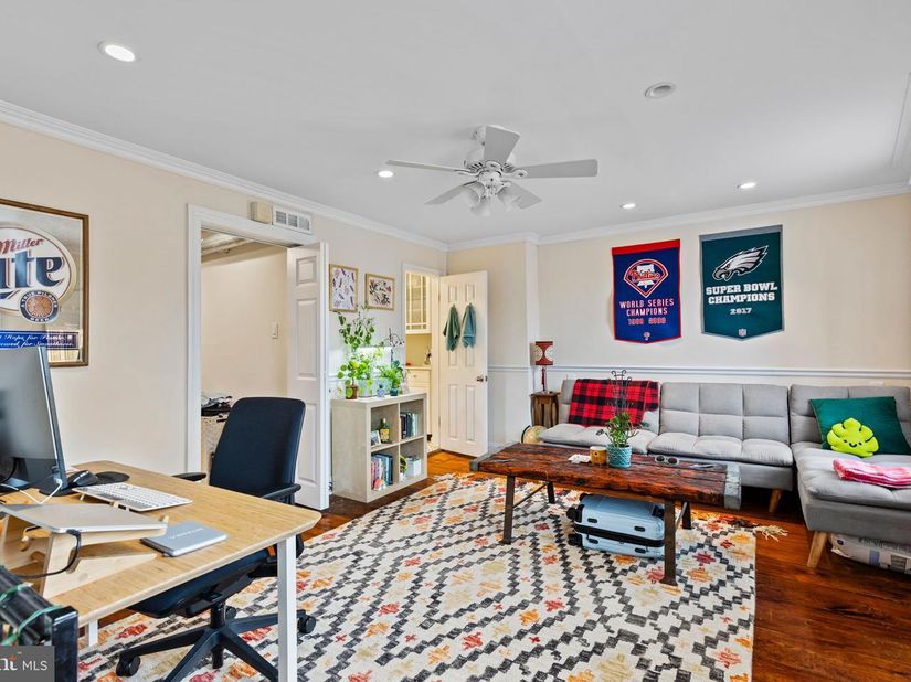 402 Fairmount Avenue, Philadelphia PA 19123