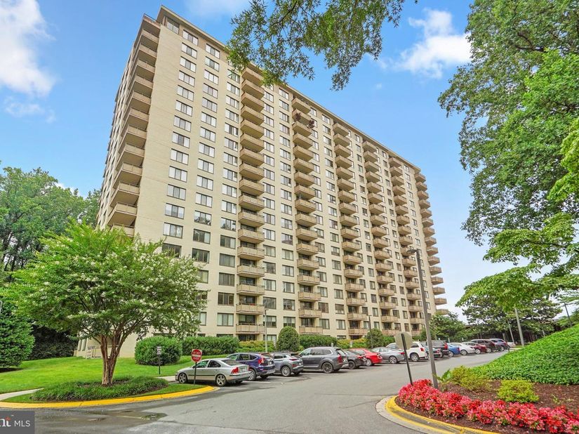 5225 Pooks Hill Road 804N, Bethesda MD 20814