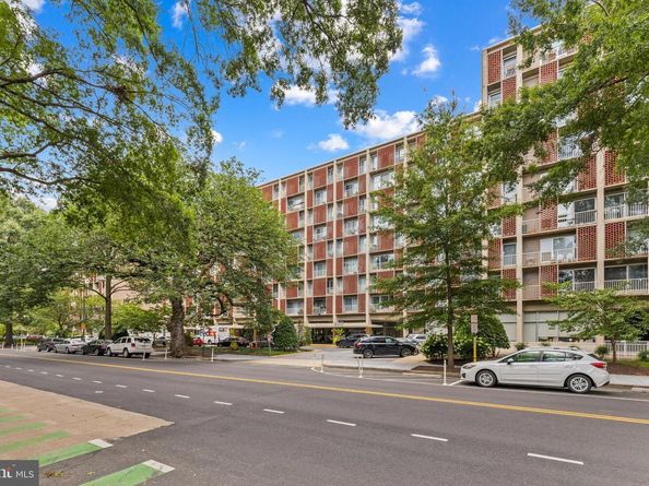 800 4TH Street SW N305, Washington DC 20024