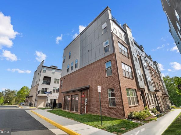 13695 Innovation Station Loop 77B, Herndon VA 20171