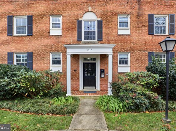 1317 S Walter Reed Drive 17201, Arlington VA 22204