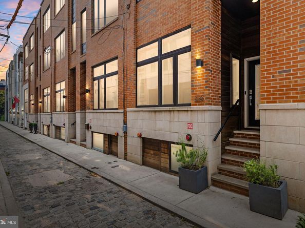 418 Wallace Street, Philadelphia PA 19123