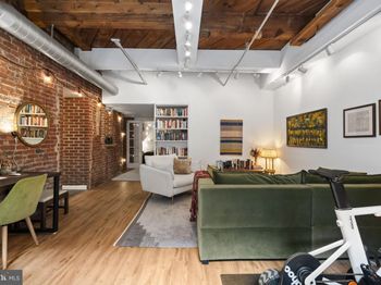 301 Race Street
