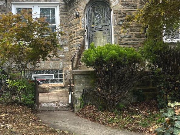 1509 Chelten W, Philadelphia PA 19126