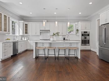 7606 Leonard Drive