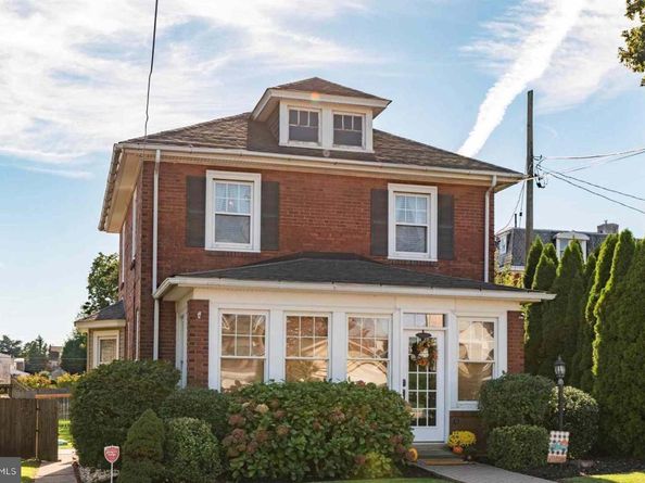 15 E 11TH Avenue, Conshohocken PA 19428