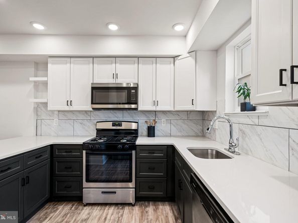 1752 Waterloo Street, Philadelphia PA 19122