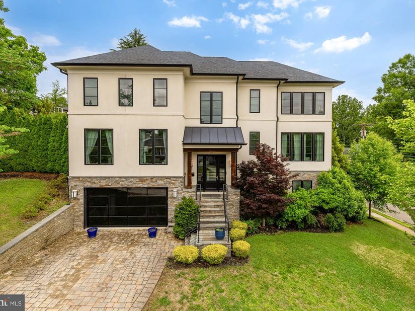 3701 38 Th Street N, Arlington VA 22207