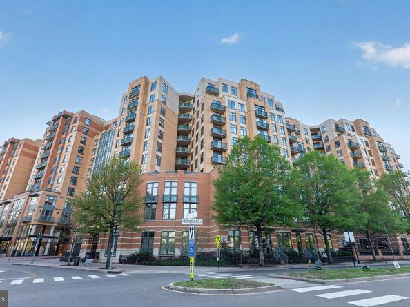 2720 S Arlington Mill Drive 109, Arlington VA 22206
