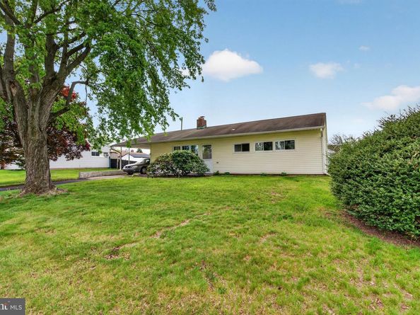 2 Silver Birch Lane, Levittown PA 19055