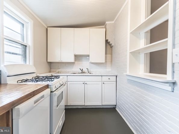 876 N 23rd Street FLOOR 1, Philadelphia PA 19130