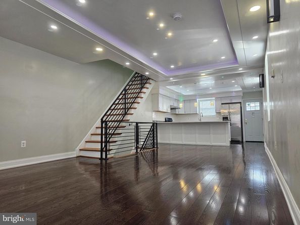 1555 S Hollywood Street, Philadelphia PA 19146