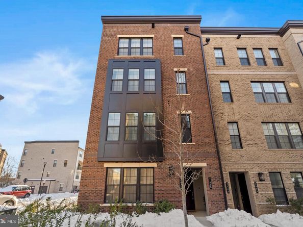 7470 Backett Wood Terrace 301, Mclean VA 22102