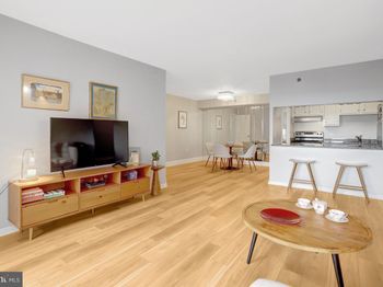 1301 N Courthouse Road