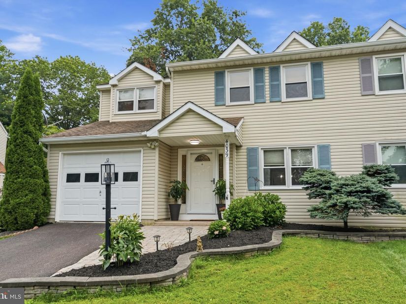 4039 Holly Way, Doylestown PA 18902