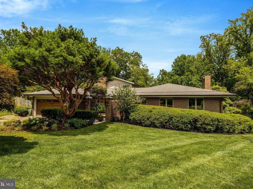 6952 Kyleakin Court, Mclean VA 22101