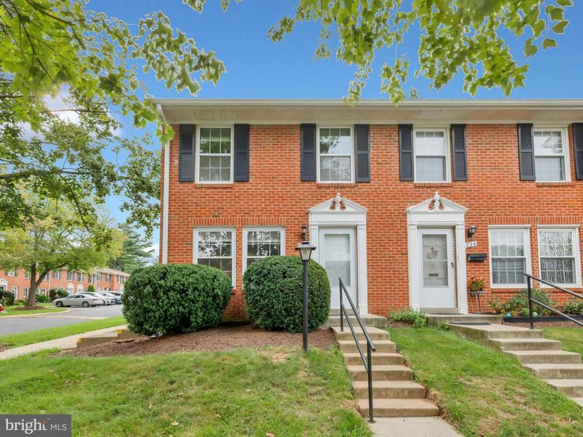 226 N Auburn Drive, Sterling VA 20164