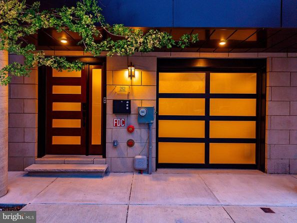252 Gates Street, Philadelphia PA 19128
