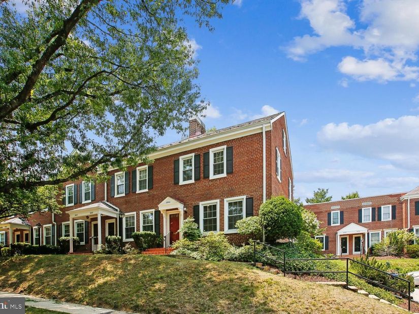2840 S Buchanan Street, Arlington VA 22206