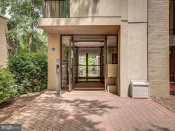 11400 Washington Plaza W