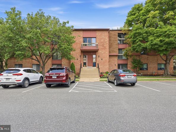 55204 Delaire Landing Road 204, Philadelphia PA 19114