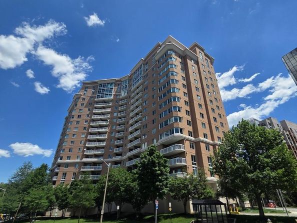 3101 N Hampton Drive 1011, Alexandria VA 22302