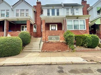 207 W Nedro Avenue