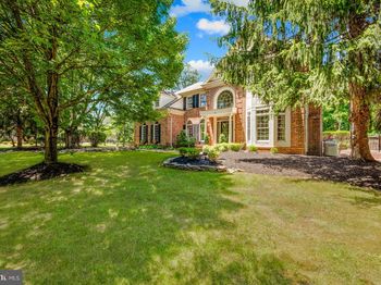 8 Golfview Drive