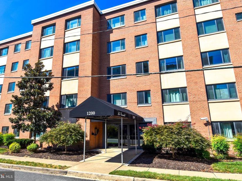 1200 S Arlington Ridge Road 704, Arlington VA 22202