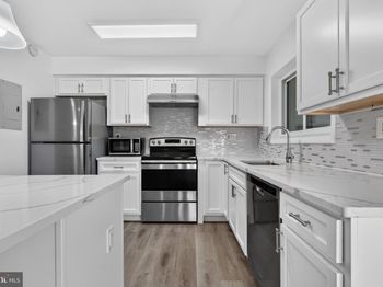 3242 S 28TH Street