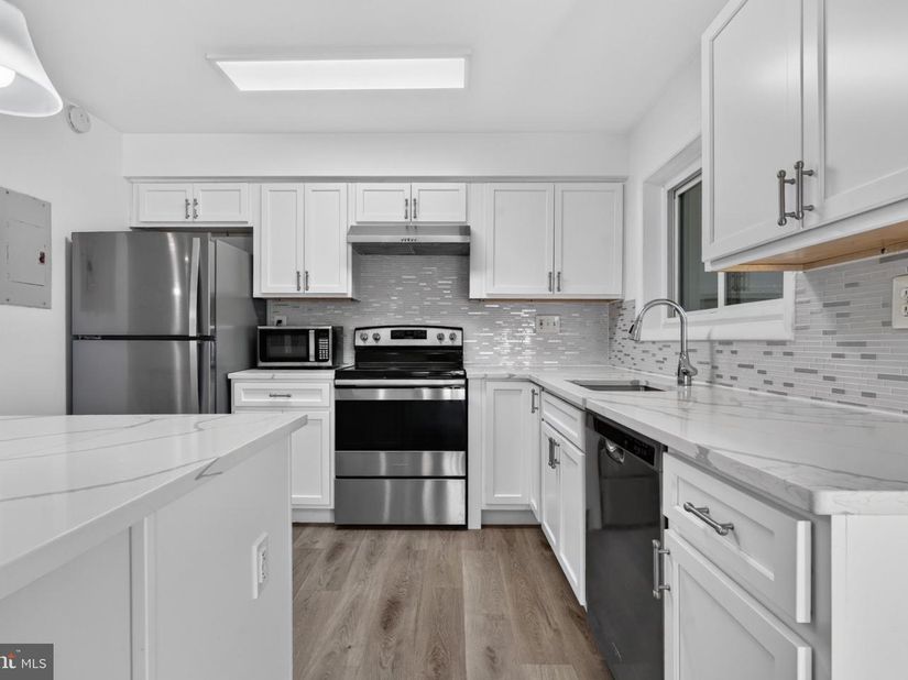 3242 S 28TH Street 403, Alexandria VA 22302