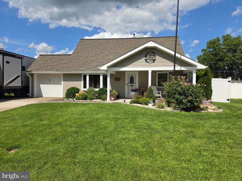 61 Begonia Lane, Levittown PA 19054