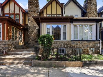 5329 N Carlisle