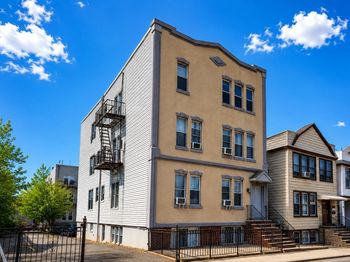 305 Cator Ave