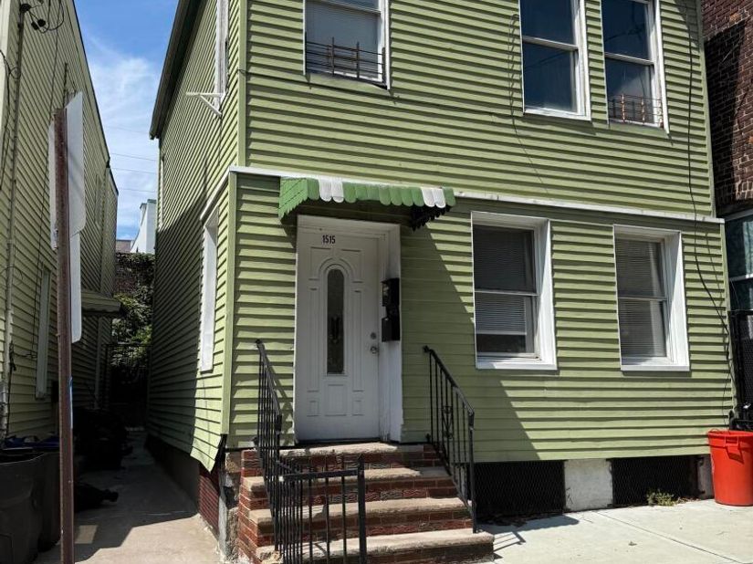 1515 Manhattan Ave, Union City NJ 07087