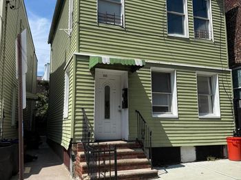1515 Manhattan Ave