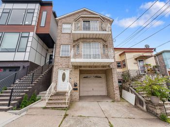 101 Hague St
