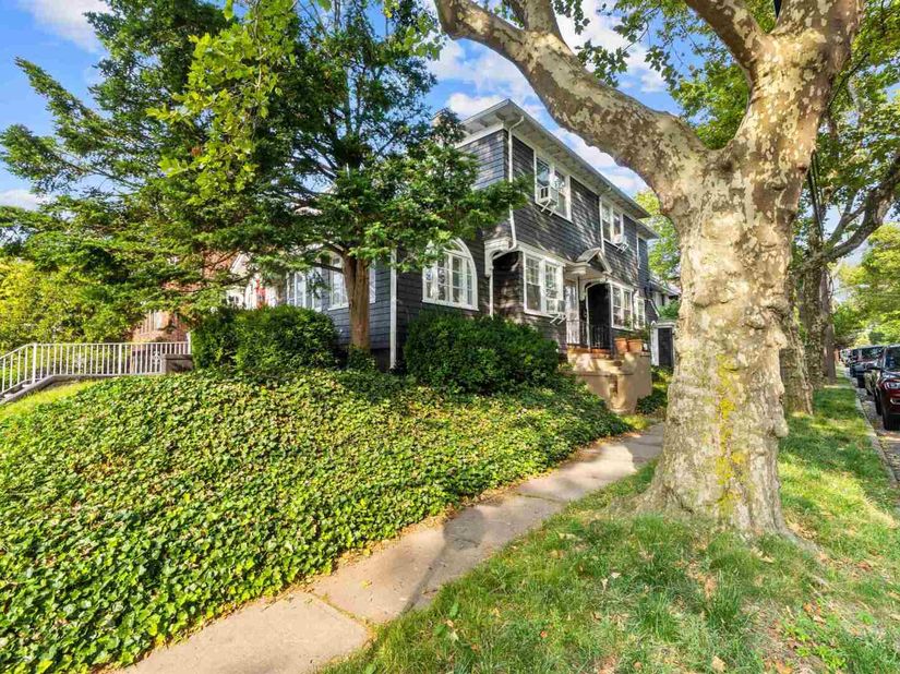 42 Avenue B, Bayonne NJ 07002