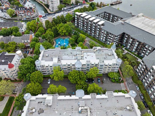 4 Constellation Pl 104, Jersey City NJ 07305