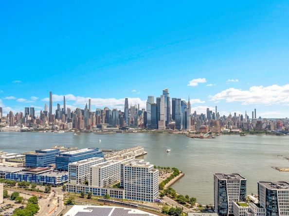 5 Grand St 301, Weehawken NJ 07086