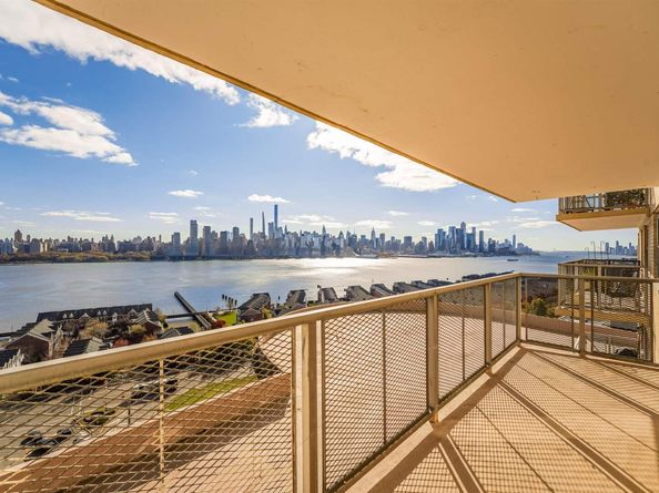 6600 Blvd East 2C, West New York NJ 07093