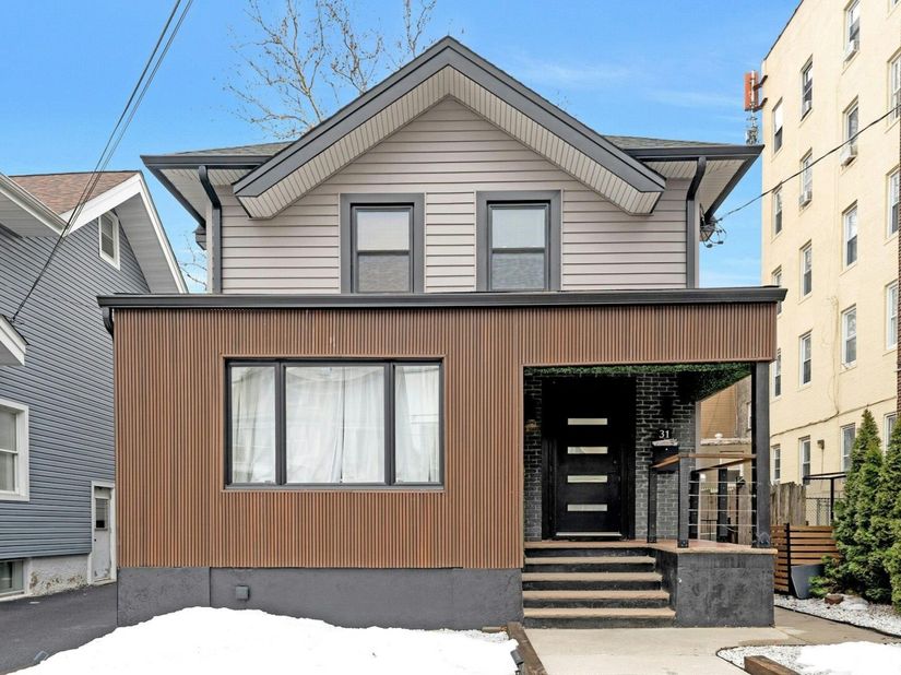 31 72nd St, North Bergen NJ 07047