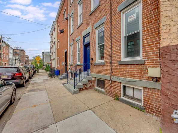 147 New York Ave 2L, Jersey City NJ 07307