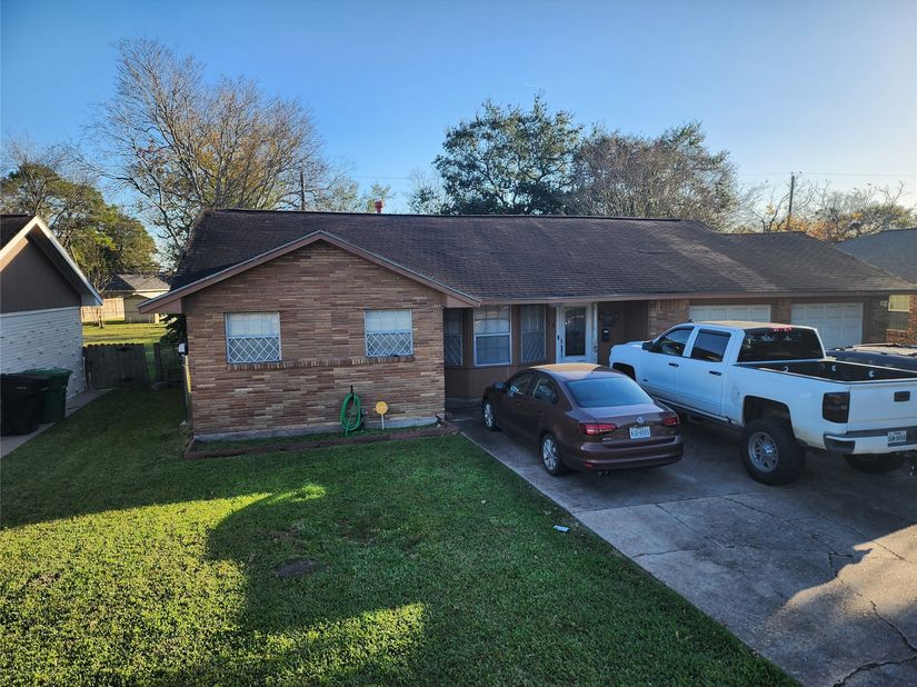 510 Edgebrook Drive, Houston TX 77034