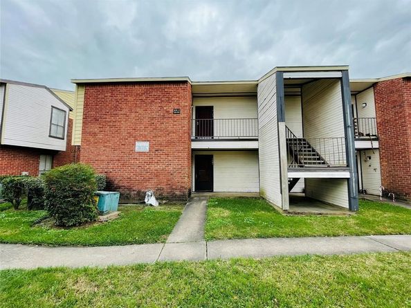 13480 S Thorntree Drive 1004, Houston TX 77015