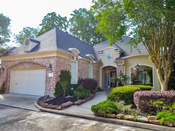 7 Champion Villa Drive, Houston TX 77069
