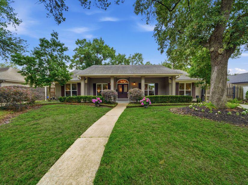 5535 Queensloch Drive Drive, Houston TX 77096